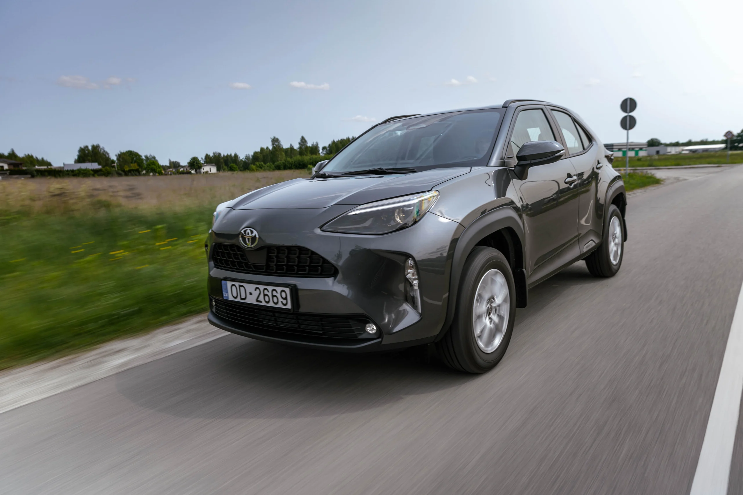 Vasaras noma: 2025 Toyota Yaris Cross par €850 (jūnijs–augusts)